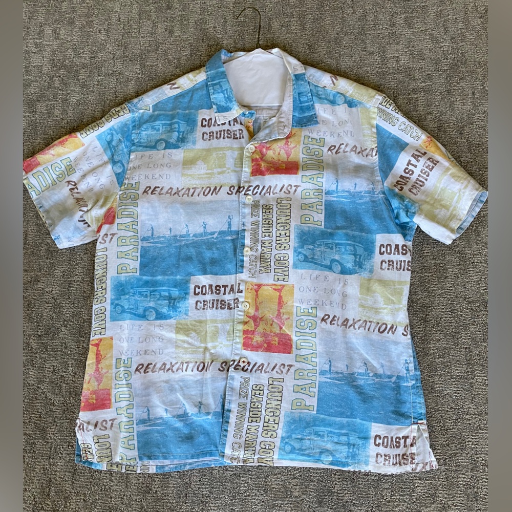Tommy Bahama Relaxation Specialist Graphic Casual Button Up